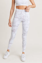 Load image into Gallery viewer, Pink Dawn Camo Print Leggings