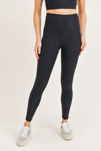 Load image into Gallery viewer, Textured Hibiscus Jacquard TACTEL(r) Highwaist Leggings
